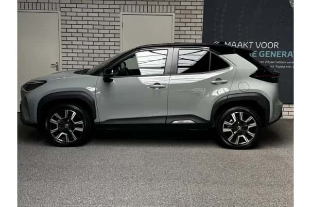 Toyota Yaris Cross (2024) thumbnail 3