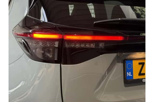 Toyota Yaris Cross (2024) thumbnail 6