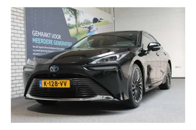 Toyota Mirai (2021) thumbnail 2