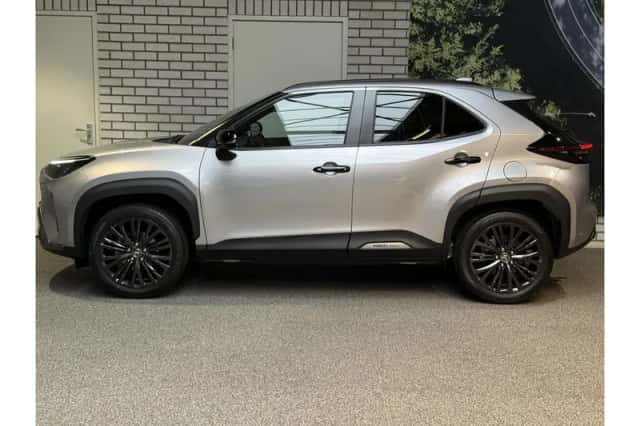 Toyota Yaris Cross (2023) thumbnail 2