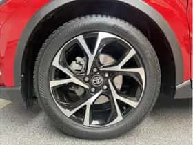 Toyota C-HR (2021) thumbnail 11