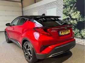 Toyota C-HR (2021) thumbnail 4