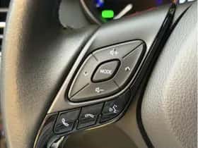 Toyota C-HR (2021) thumbnail 31