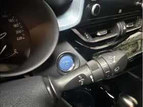 Toyota C-HR (2021) thumbnail 34