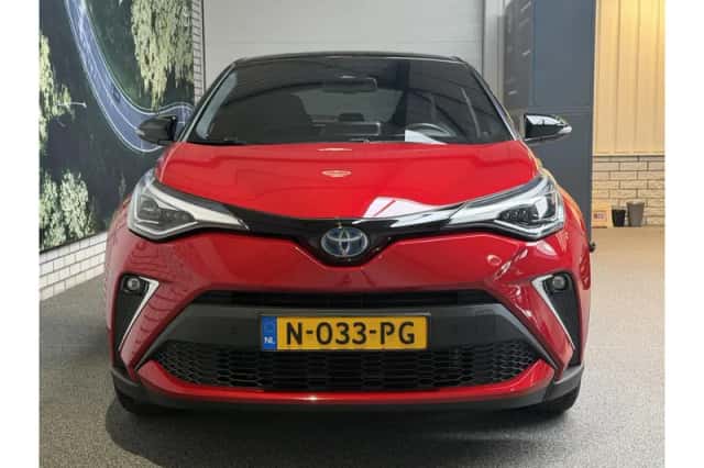 Toyota C-HR (2021) thumbnail 5