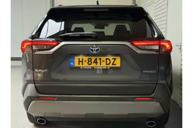 Toyota RAV4 (2020) thumbnail 4