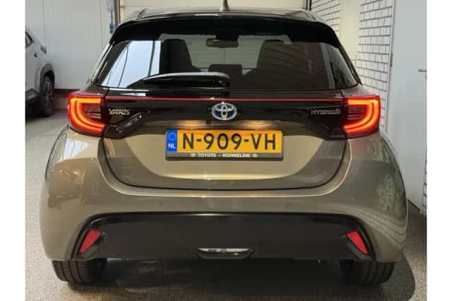 Toyota Yaris (2022) thumbnail 4