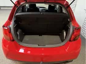 Toyota Yaris (2016) thumbnail 17