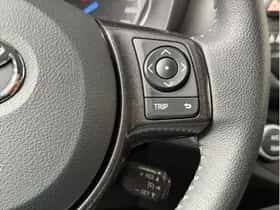 Toyota Yaris (2019) thumbnail 15