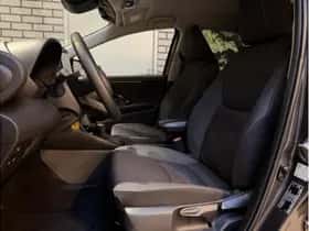 Toyota Yaris (2024) thumbnail 11