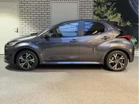 Toyota Yaris (2024) thumbnail 3