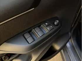 Toyota Yaris (2024) thumbnail 32