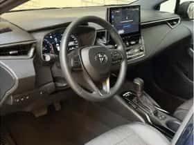 Toyota Corolla (2024) thumbnail 5
