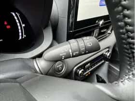 Toyota Yaris (2025) thumbnail 32