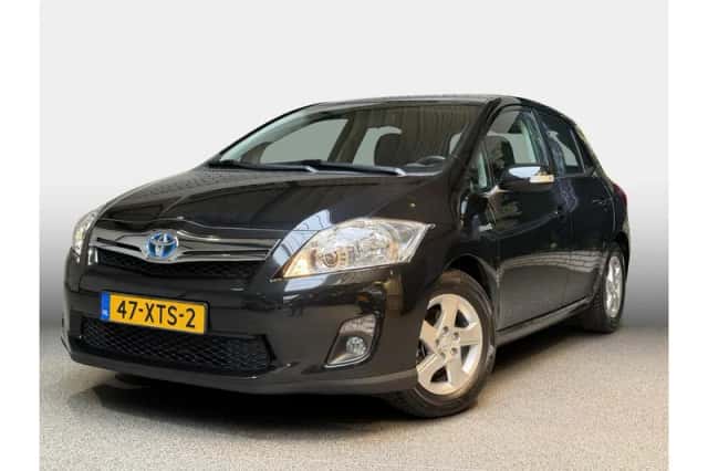 Toyota Auris (2012) thumbnail 1