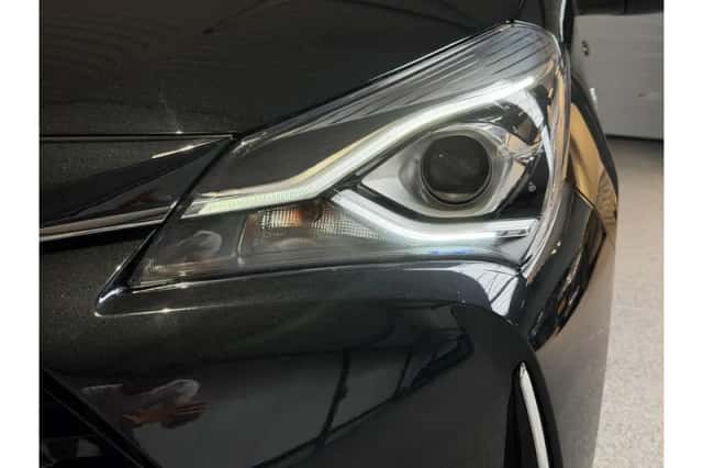 Toyota Yaris (2019) thumbnail 5