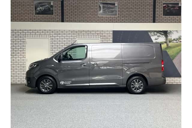 Toyota Proace (2024) thumbnail 3