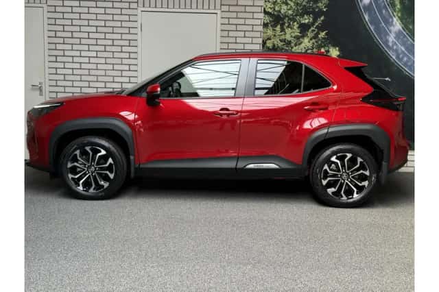 Toyota Yaris Cross (2024) thumbnail 2