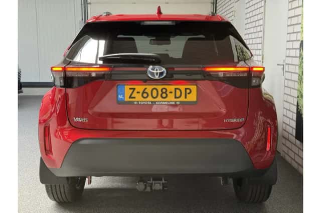 Toyota Yaris Cross (2024) thumbnail 4