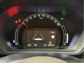 Toyota Aygo X (2022) thumbnail 8