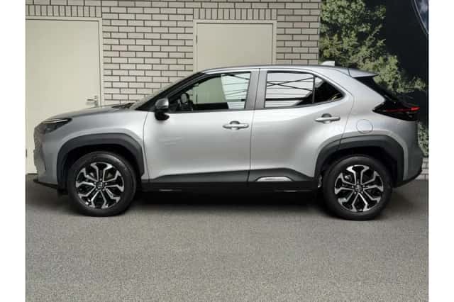 Toyota Yaris Cross (2022) thumbnail 2
