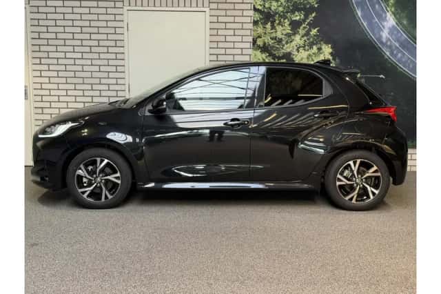 Toyota Yaris (2025) thumbnail 2
