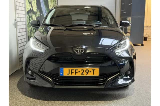 Toyota Yaris (2025) thumbnail 3