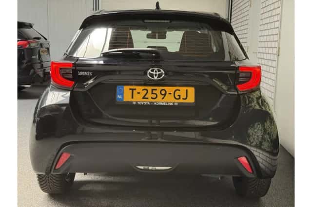 Toyota Yaris (2023) thumbnail 4