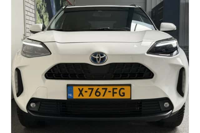 Toyota Yaris Cross (2023) thumbnail 3