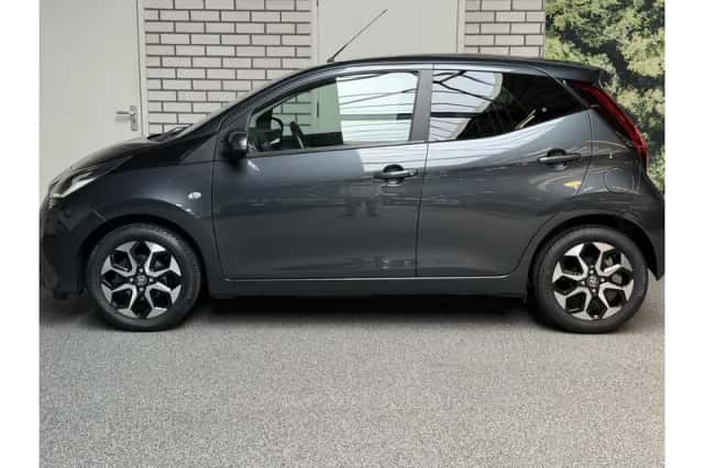 Toyota Aygo (2019) thumbnail 2