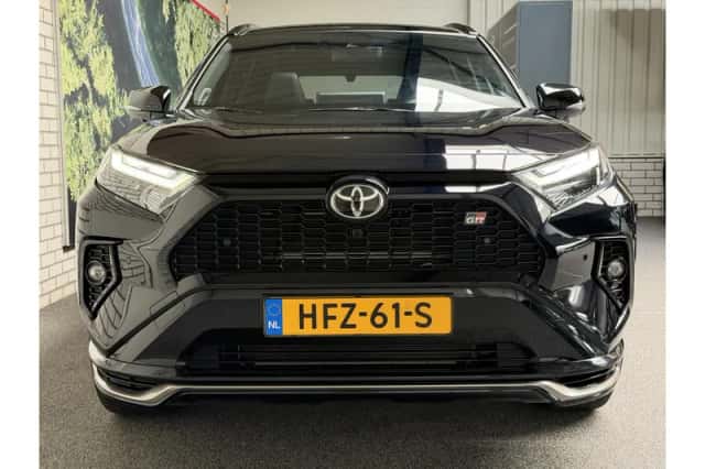 Toyota RAV4 (2025) thumbnail 3