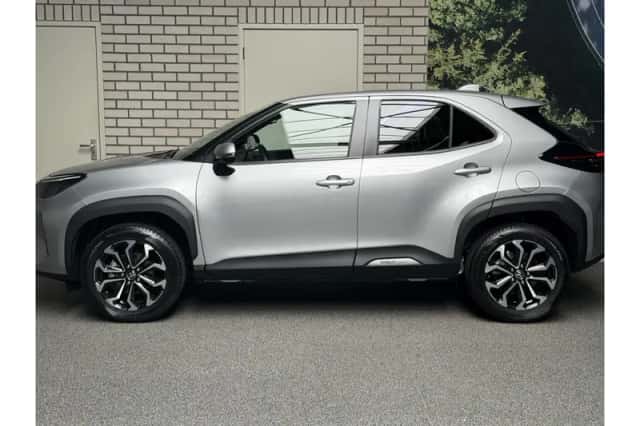 Toyota Yaris Cross (2024) thumbnail 2