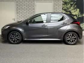 Toyota Yaris (2023) thumbnail 2
