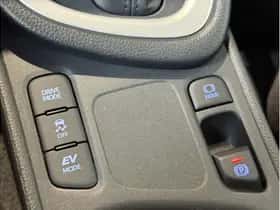 Toyota Yaris (2023) thumbnail 13