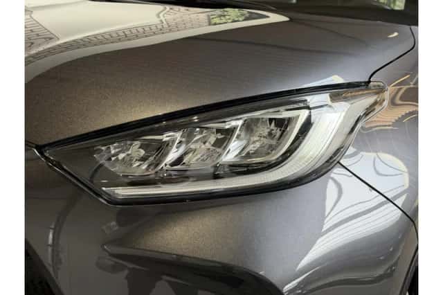 Toyota Yaris (2023) thumbnail 5