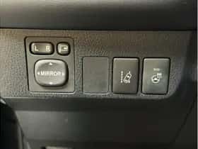 Toyota RAV4 (2018) thumbnail 15