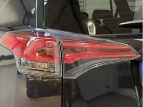 Toyota RAV4 (2018) thumbnail 4