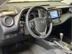 Toyota RAV4 (2018) thumbnail 5