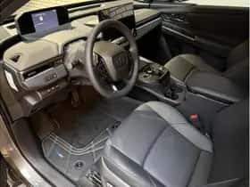 Toyota bZ4X (2025) thumbnail 11