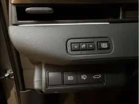Toyota bZ4X (2025) thumbnail 38
