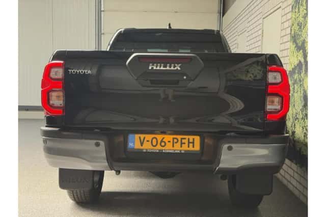 Toyota Hilux (2026) thumbnail 3