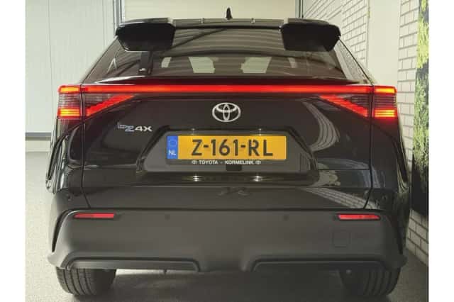Toyota bZ4X (2024) thumbnail 4