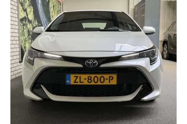 Toyota Corolla (2019) thumbnail 3