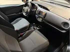 Toyota Yaris (2017) thumbnail 13