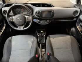 Toyota Yaris (2017) thumbnail 17