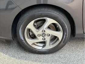 Toyota Yaris (2017) thumbnail 9