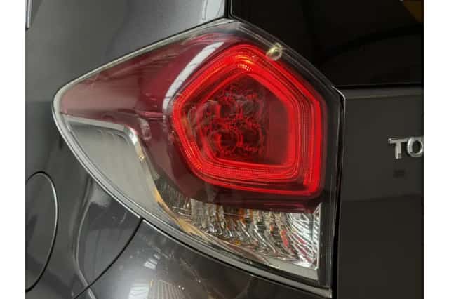 Toyota Verso-S (2014) thumbnail 6