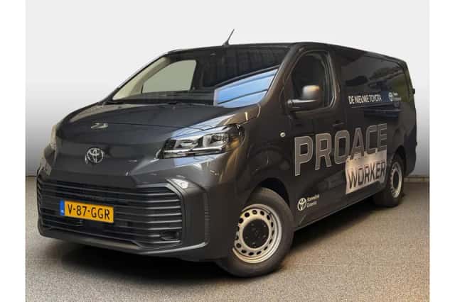 Toyota Proace (2024) thumbnail 1