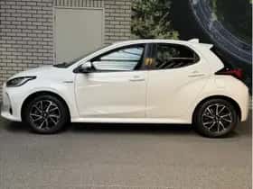 Toyota Yaris (2020) thumbnail 3