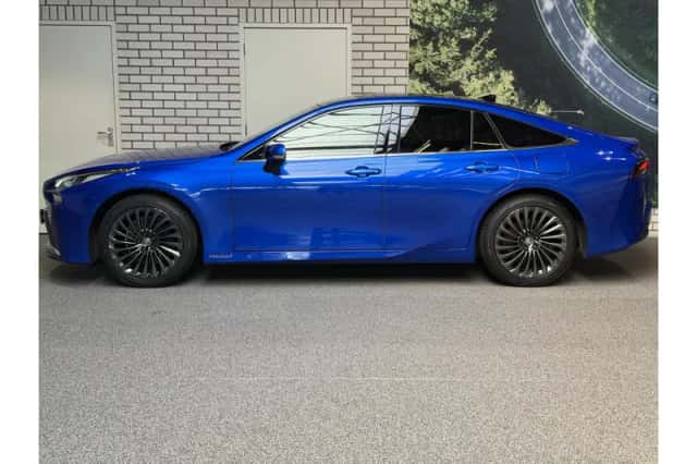 Toyota Mirai (2021) thumbnail 2